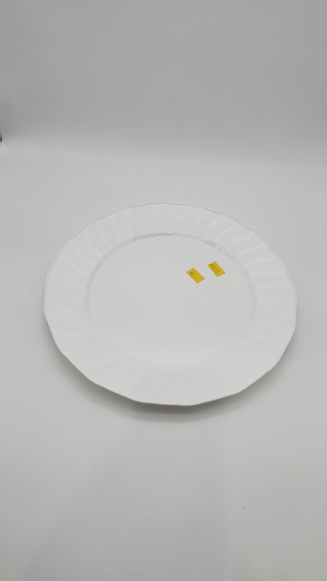 WHITE CUTLERY PLATE - DIFF SIZES